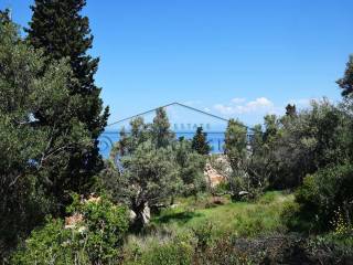 Η όμορφη θέα από το αγροτεμάχιο