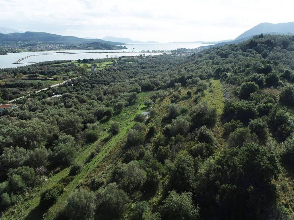 Το σπάνιο αγροτεμάχιο με την καταπληκτική θέα