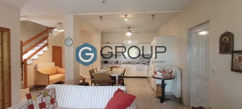 Κουζινοσαλονοτραπεζαρία