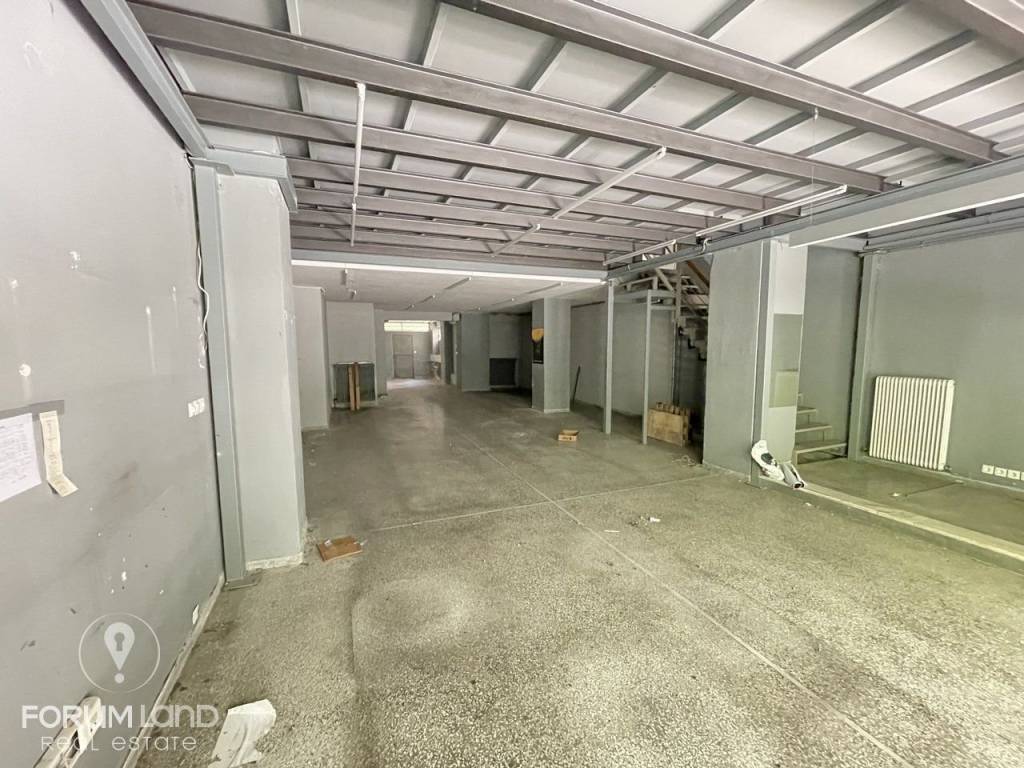 Forumland Real Estate, Κατάστημα