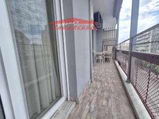 ΠΡΟΣΟΨΗ-ΔΙΑΜΠΕΡΕΣ ΜΕ 4 ΜΠΑΛΚΟΝΙΑ ΚΑΙ ΜΕΓΑΛΗ ΑΝΟΙΧΤΩΣΙΑ