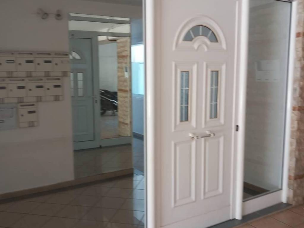 eisodos polykatoikias