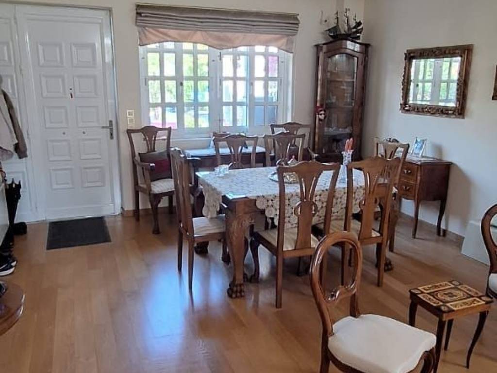 153 sq.m. 2nd level maisonette