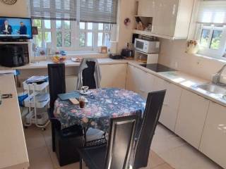 153 sq.m. 2nd level maisonette