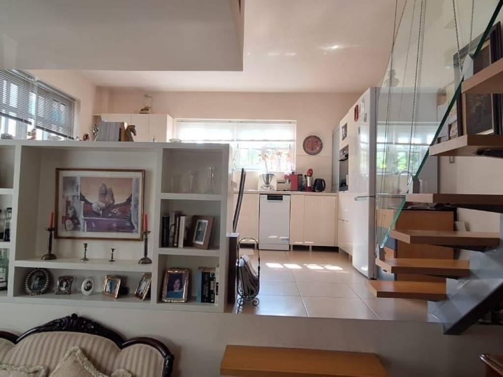 153 sq.m. 2nd level maisonette