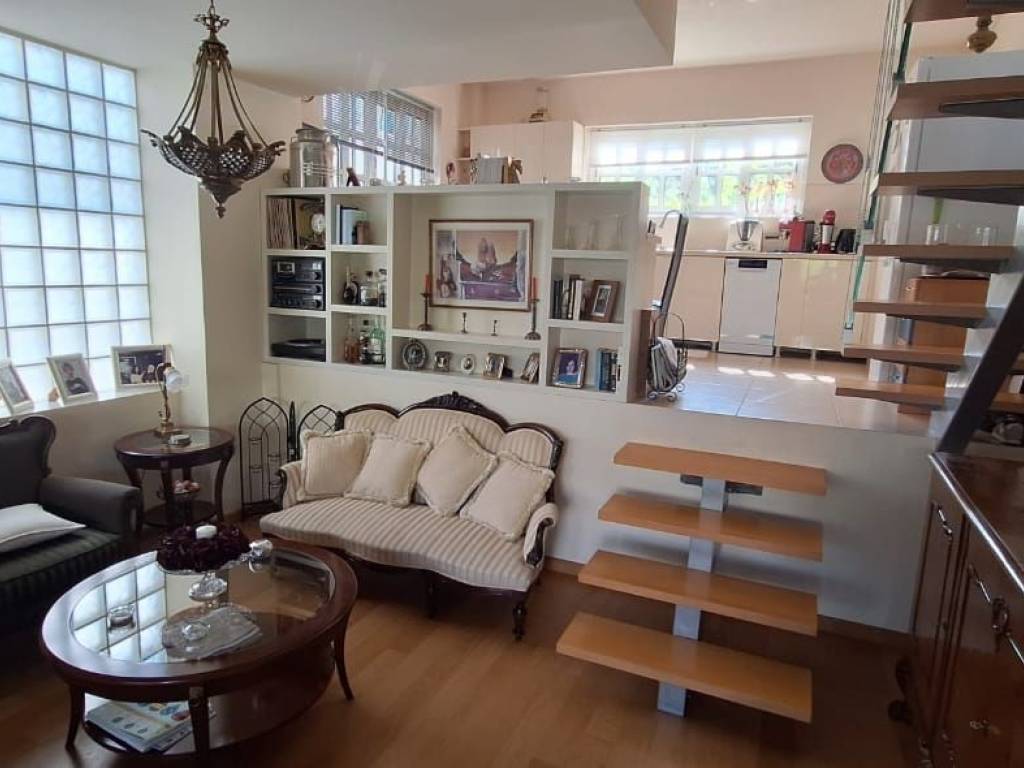 153 sq.m. 2nd level maisonette