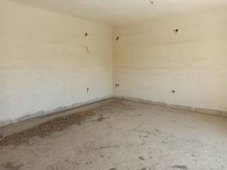 ENIAIOS CHOROS SALONI-TRAPEZARIA