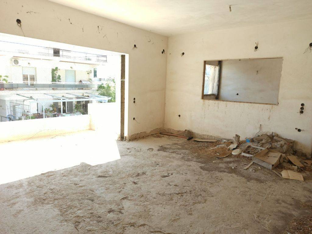 ENIAIOS CHOROS SALONI-TRAPEZARIA