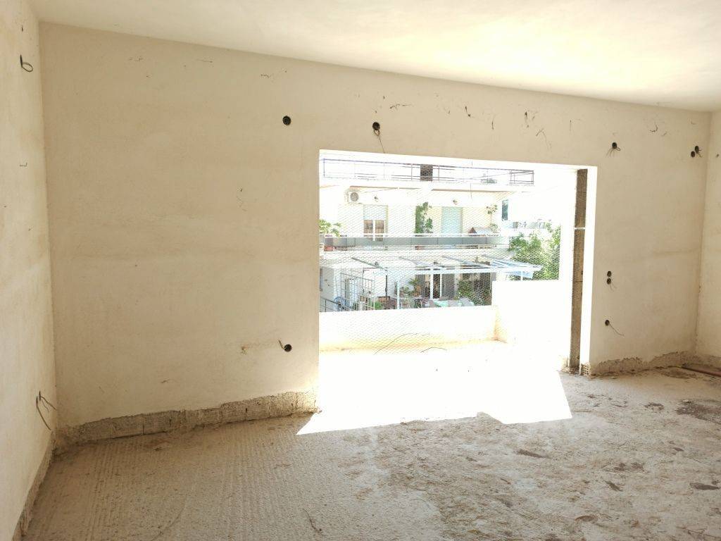 ENIAIOS CHOROS SALONI-TRAPEZARIA