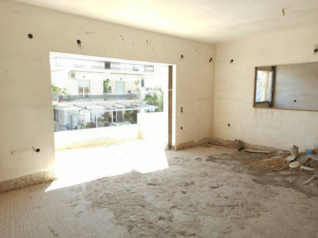 ENIAIOS CHOROS SALONI-TRAPEZARIA