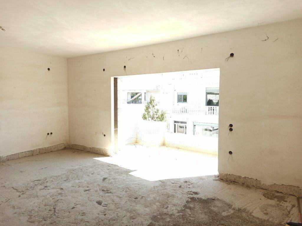 ENIAIOS CHOROS SALONI-TRAPEZARIA