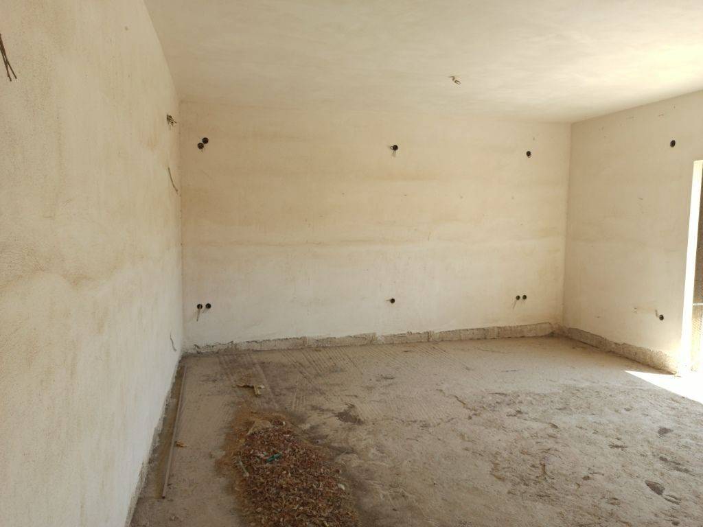 ENIAIOS CHOROS SALONI-TRAPEZARIA