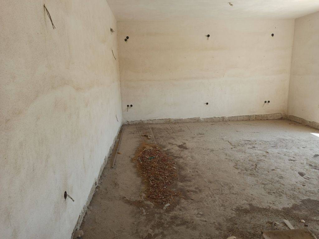 ENIAIOS CHOROS SALONI-TRAPEZARIA