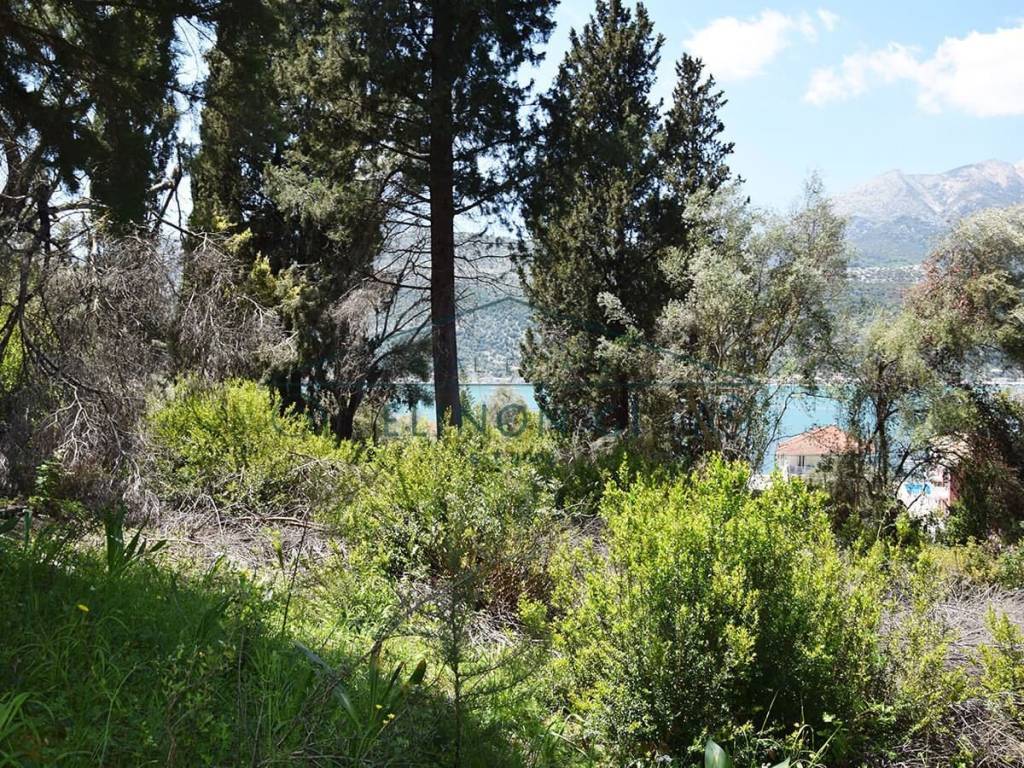 Η θέα προς το κόλπο του Βλυχού από το οικόπεδο