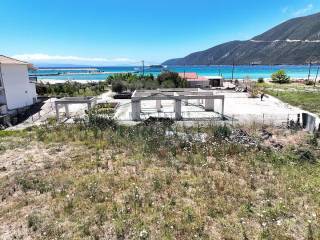 Το μοναδικό οικόπεδο πολύ κοντά στη παραλία