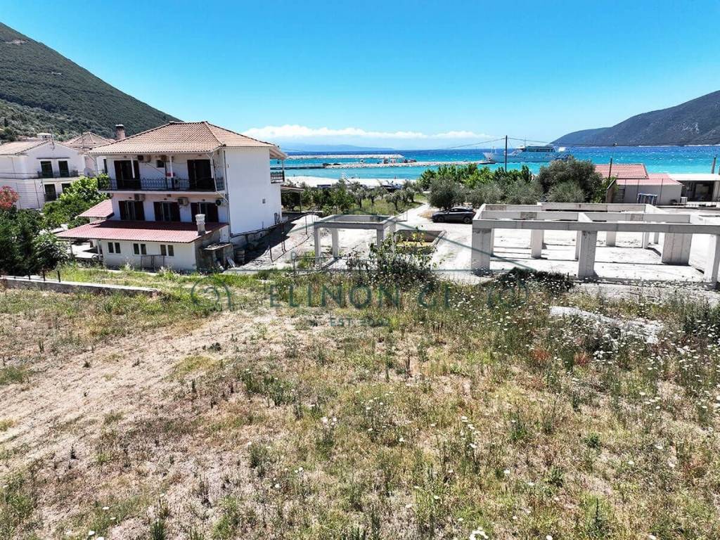 Το μοναδικό οικόπεδο πολύ κοντά στη παραλία