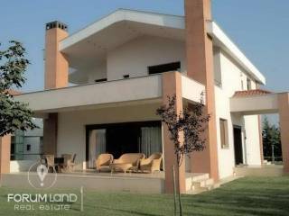 Forumland Real Estate, Εξωτερική Όψη