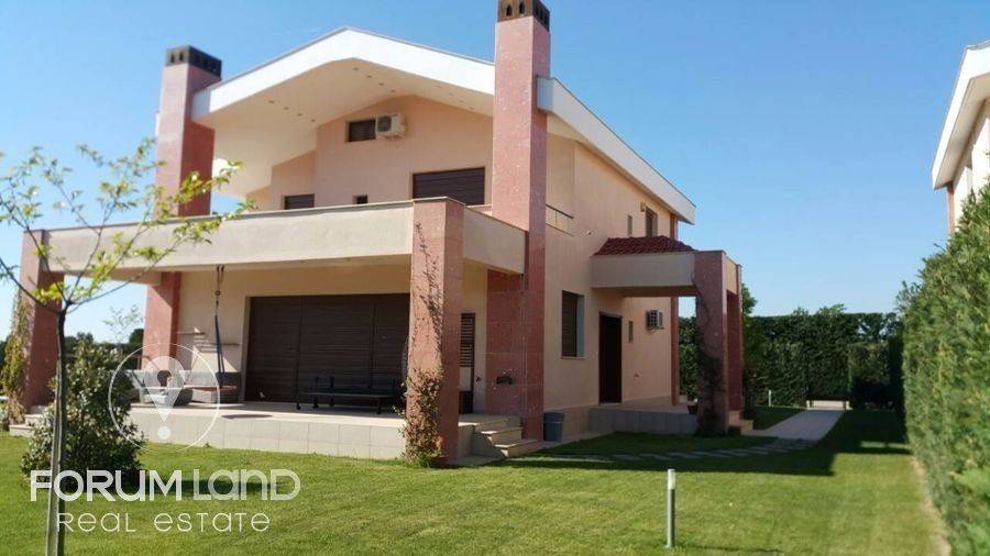 Forumland Real Estate, Εξωτερική Όψη