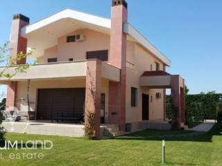 Forumland Real Estate, Εξωτερική Όψη