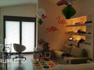 Forumland Real Estate, Δωμάτιο