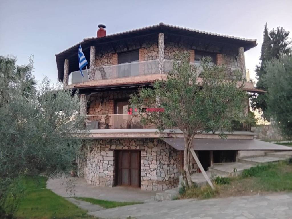 ΜΟΝΟΚΑΤΟΙΚΙΑ