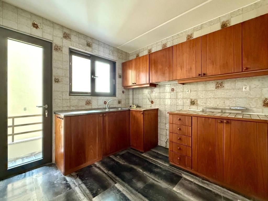 exarcheia_residential_apartment_for_rent