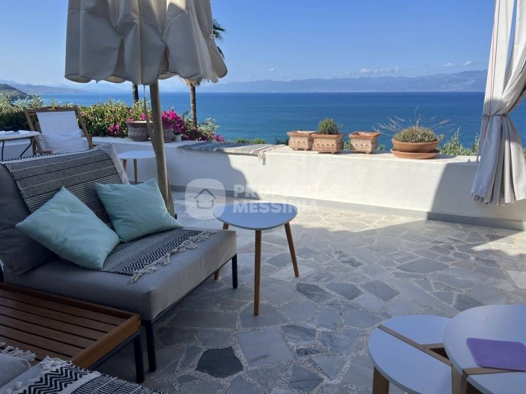 Θέα από μπαλκόνι