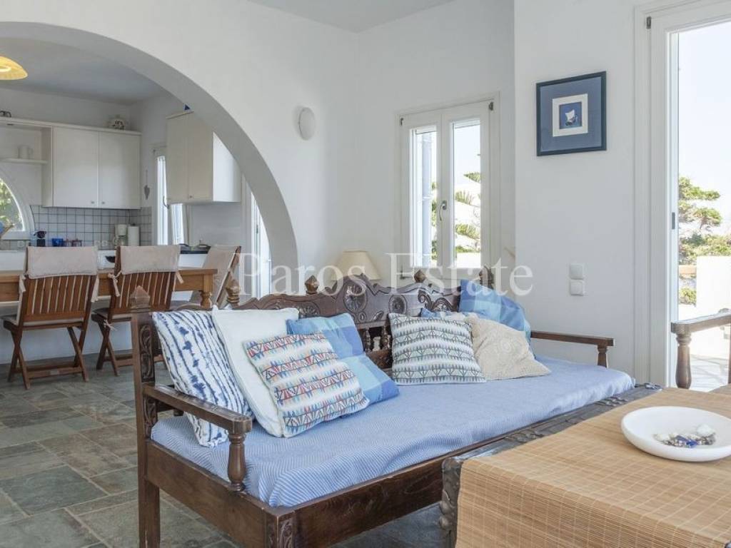 Σαλοκουζίνα με τραπεζαρία