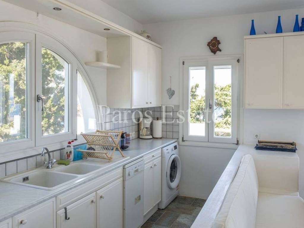 Σαλοκουζίνα με τραπεζαρία