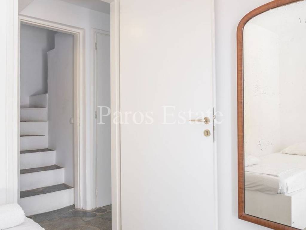 Υπνοδωμάτιο χαμηλότερου επιπέδου