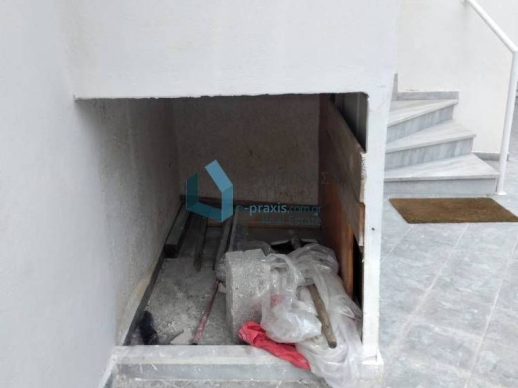 εσωτερική αποθήκη για ξύλα