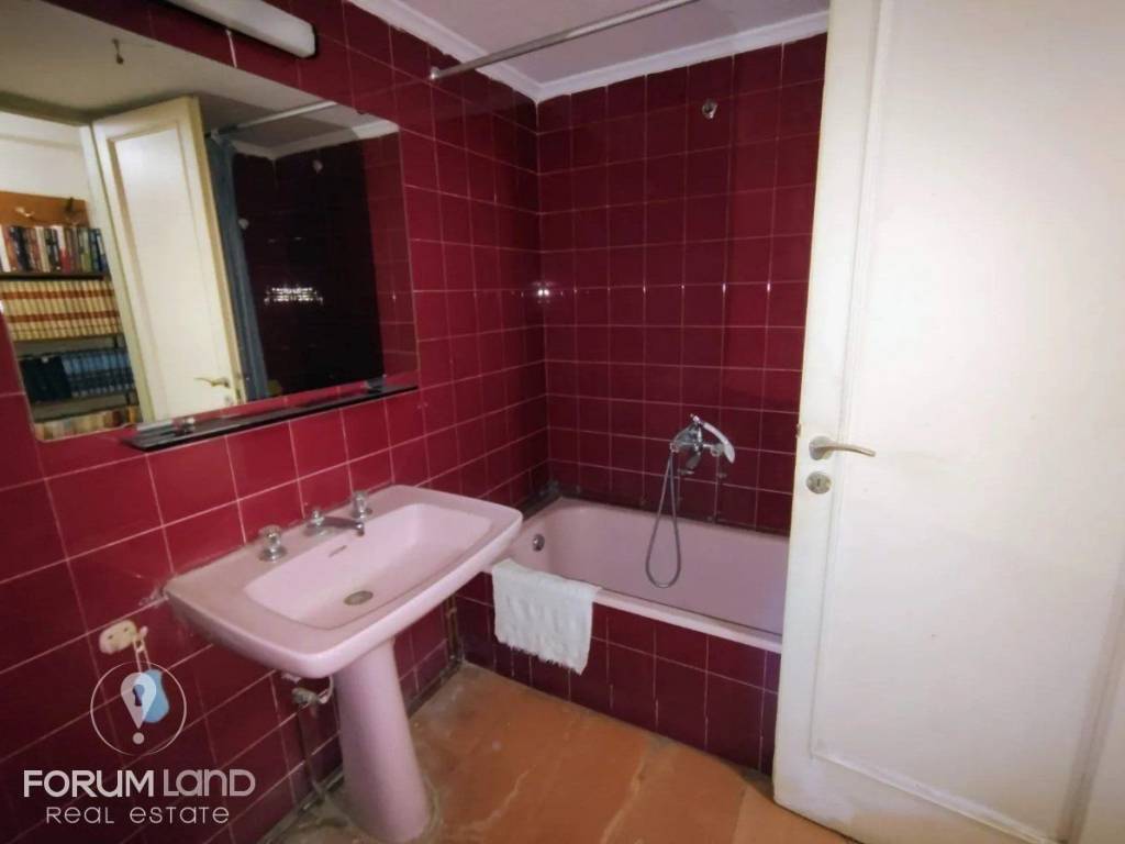 Forumland Real Estate, Μπάνιο