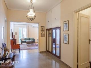 Forumland Real Estate, είσοδος χωλ