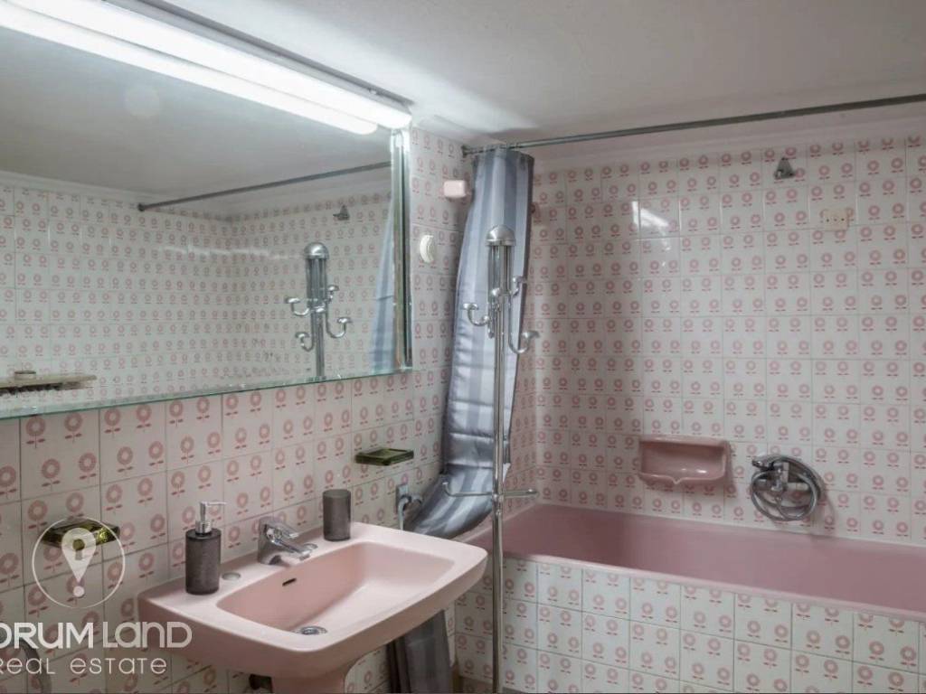 Forumland Real Estate, Μπάνιο με μπανιέρα