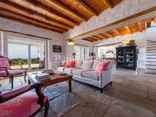 Σαλόνι με τραπεζαρία και κουζίνα