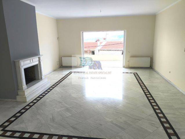 LIVING ROOM WITH FIREPLACE