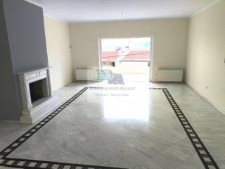 LIVING ROOM WITH FIREPLACE