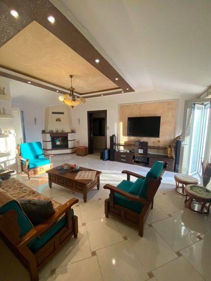 Σαλόνι με τζάκι