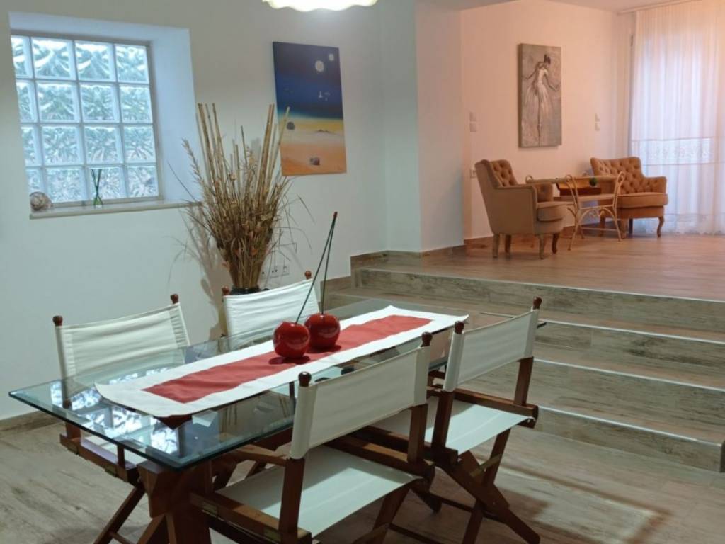 Trapezaria-Kathistiko