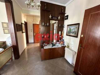 Καβάλα, Άγιος Λουκάς: Πωλείται γωνιακό 