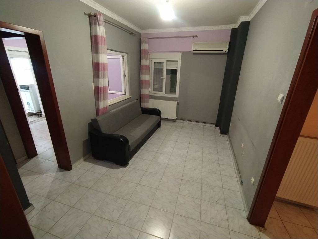 ANYPLACE MESITIKES YPERESIES