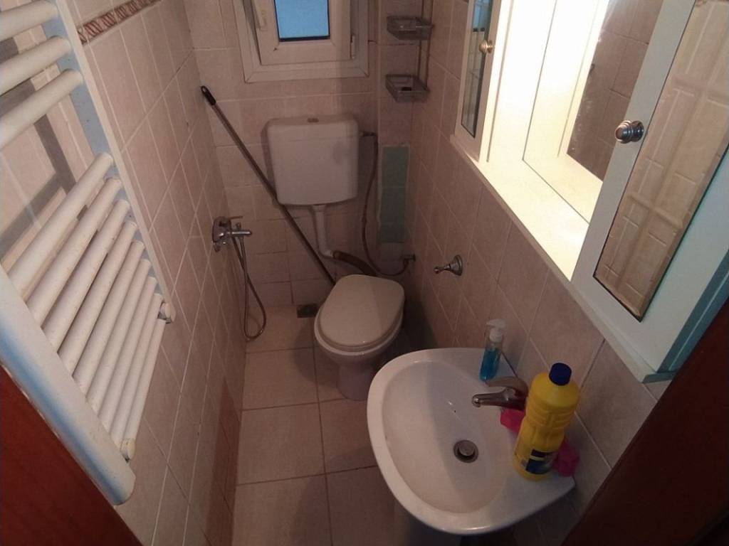 ANYPLACE MESITIKES YPERESIES