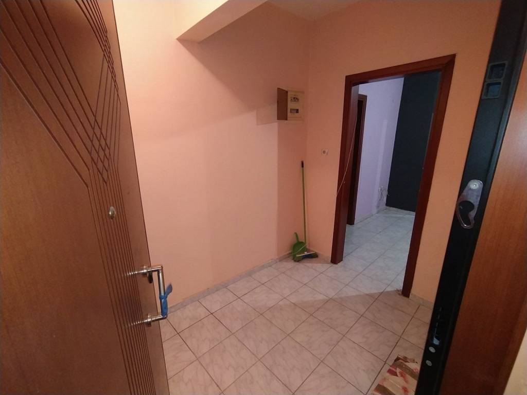 ANYPLACE MESITIKES YPERESIES