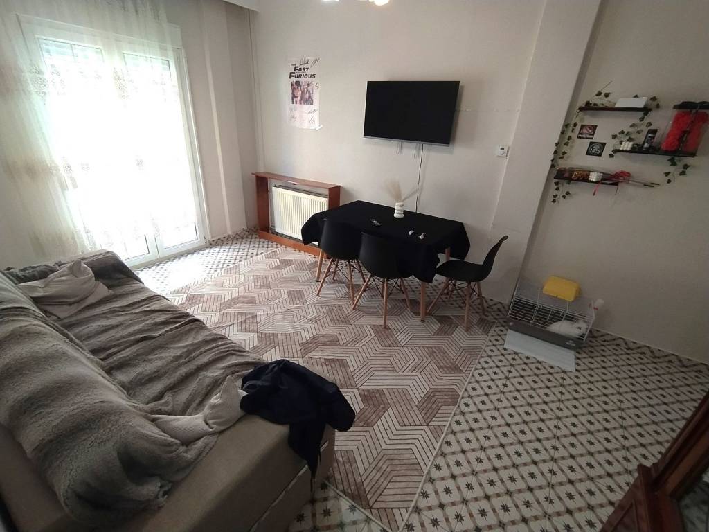 ANYPLACE MESITIKES YPERESIES