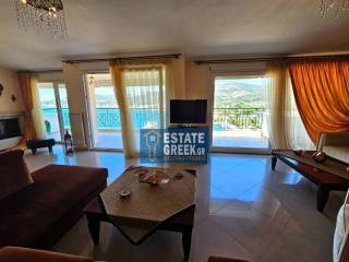 ★ Άριστη ιδιωτική κατασκευή 15 ετών ★ 4 υπνοδωμάτια + 2 μπάνια ★ Κλειστό πάρκινγκ