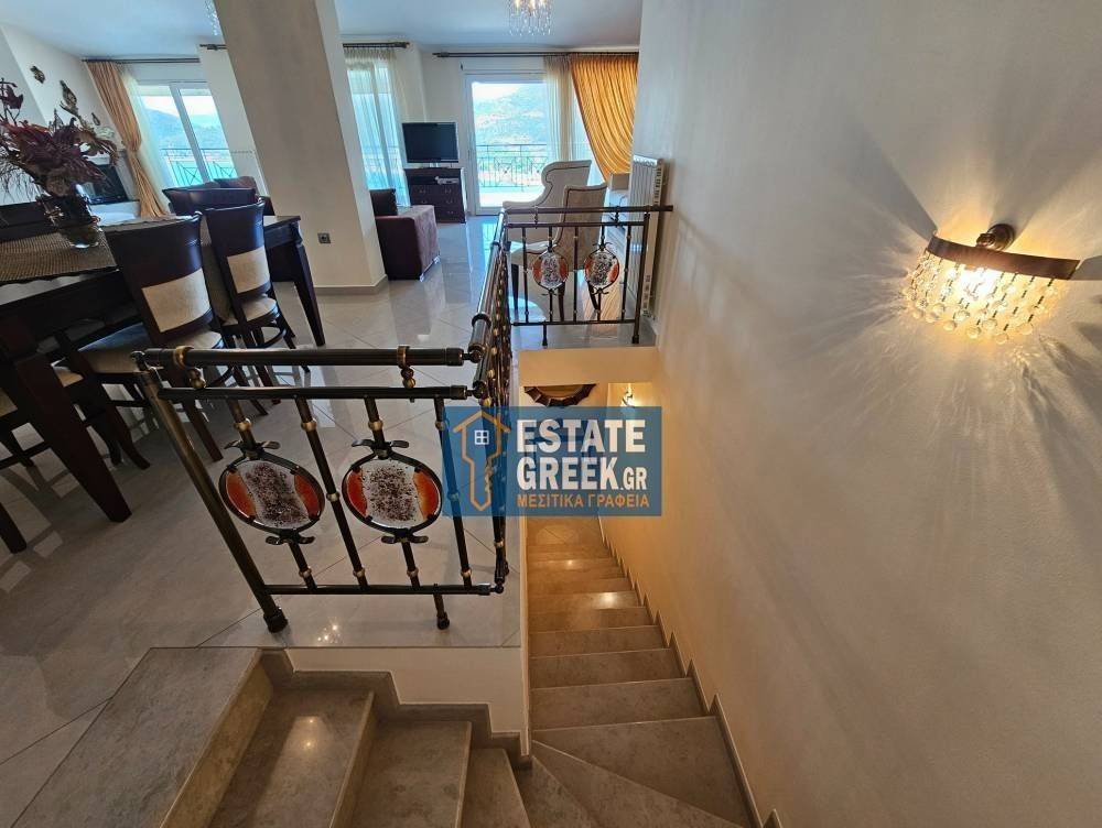 ★ Άριστη ιδιωτική κατασκευή 15 ετών ★ 4 υπνοδωμάτια + 2 μπάνια ★ Κλειστό πάρκινγκ