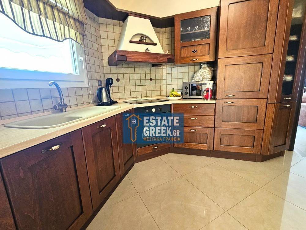 ★ Άριστη ιδιωτική κατασκευή 15 ετών ★ 4 υπνοδωμάτια + 2 μπάνια ★ Κλειστό πάρκινγκ