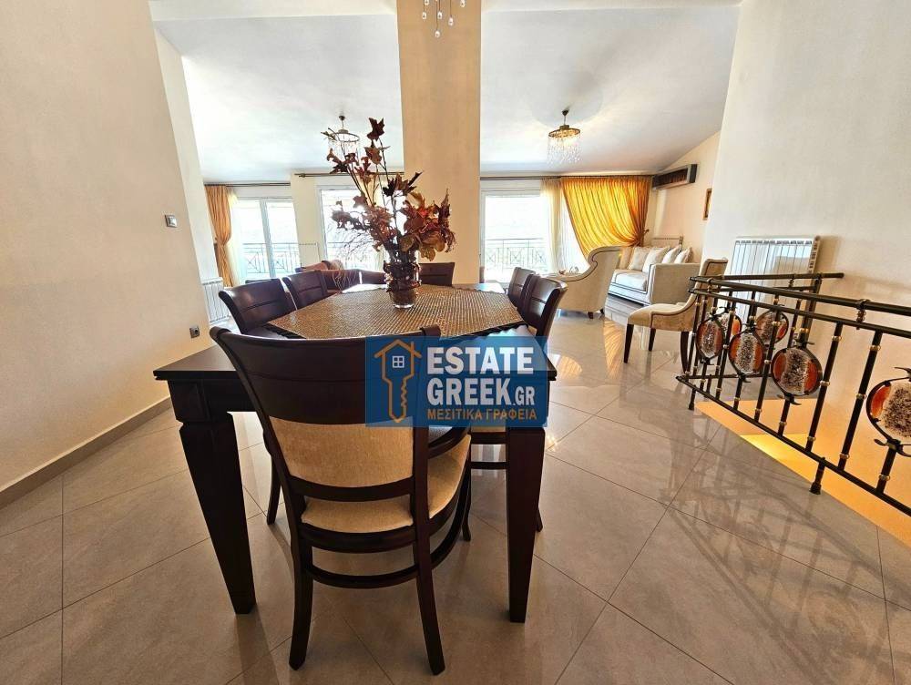 ★ Άριστη ιδιωτική κατασκευή 15 ετών ★ 4 υπνοδωμάτια + 2 μπάνια ★ Κλειστό πάρκινγκ