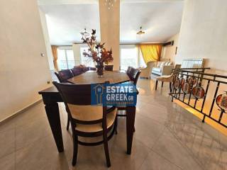 ★ Άριστη ιδιωτική κατασκευή 15 ετών ★ 4 υπνοδωμάτια + 2 μπάνια ★ Κλειστό πάρκινγκ