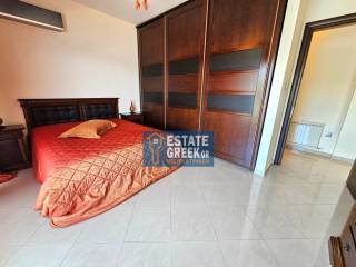 ★ Άριστη ιδιωτική κατασκευή 15 ετών ★ 4 υπνοδωμάτια + 2 μπάνια ★ Κλειστό πάρκινγκ